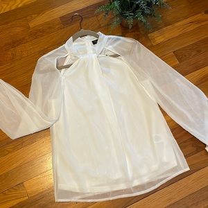 Gorgeous white blouse size small